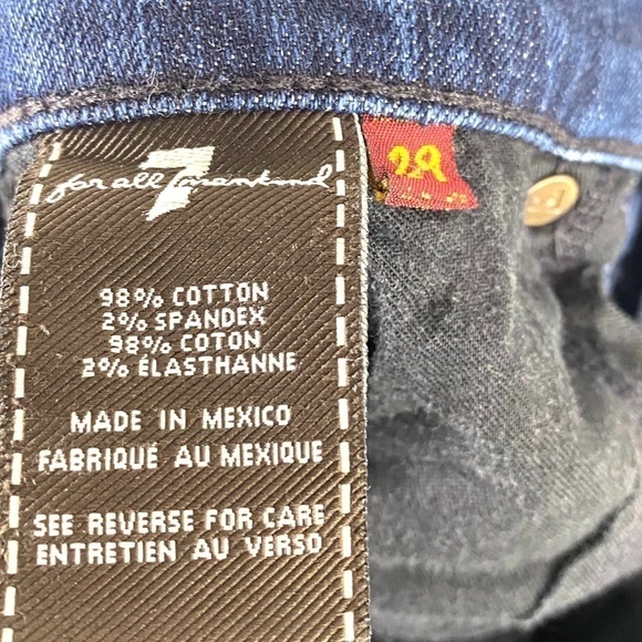 7 For All Mankind Button Front Relaxed Crop Jeans - Picture 6 of 8